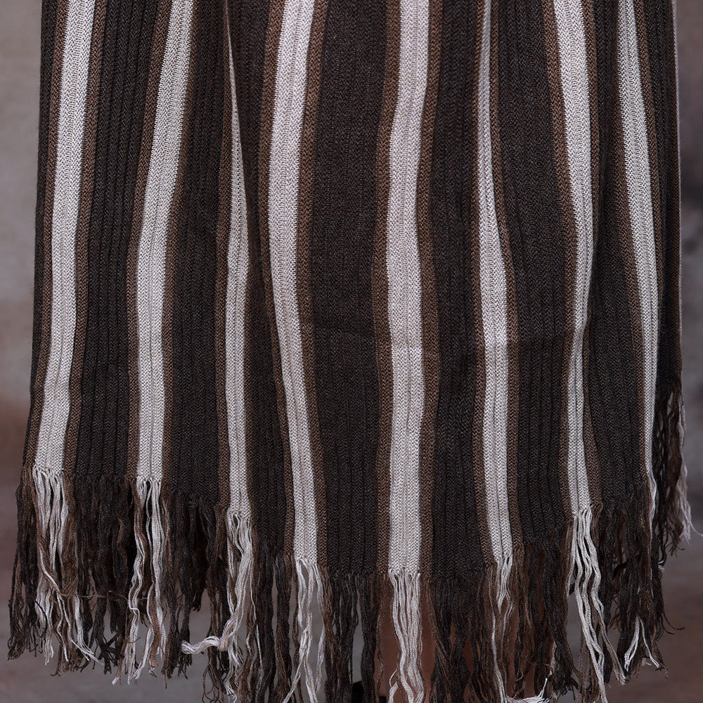 Robe d'automne en laine tricotée à franges et manches chauve-souris