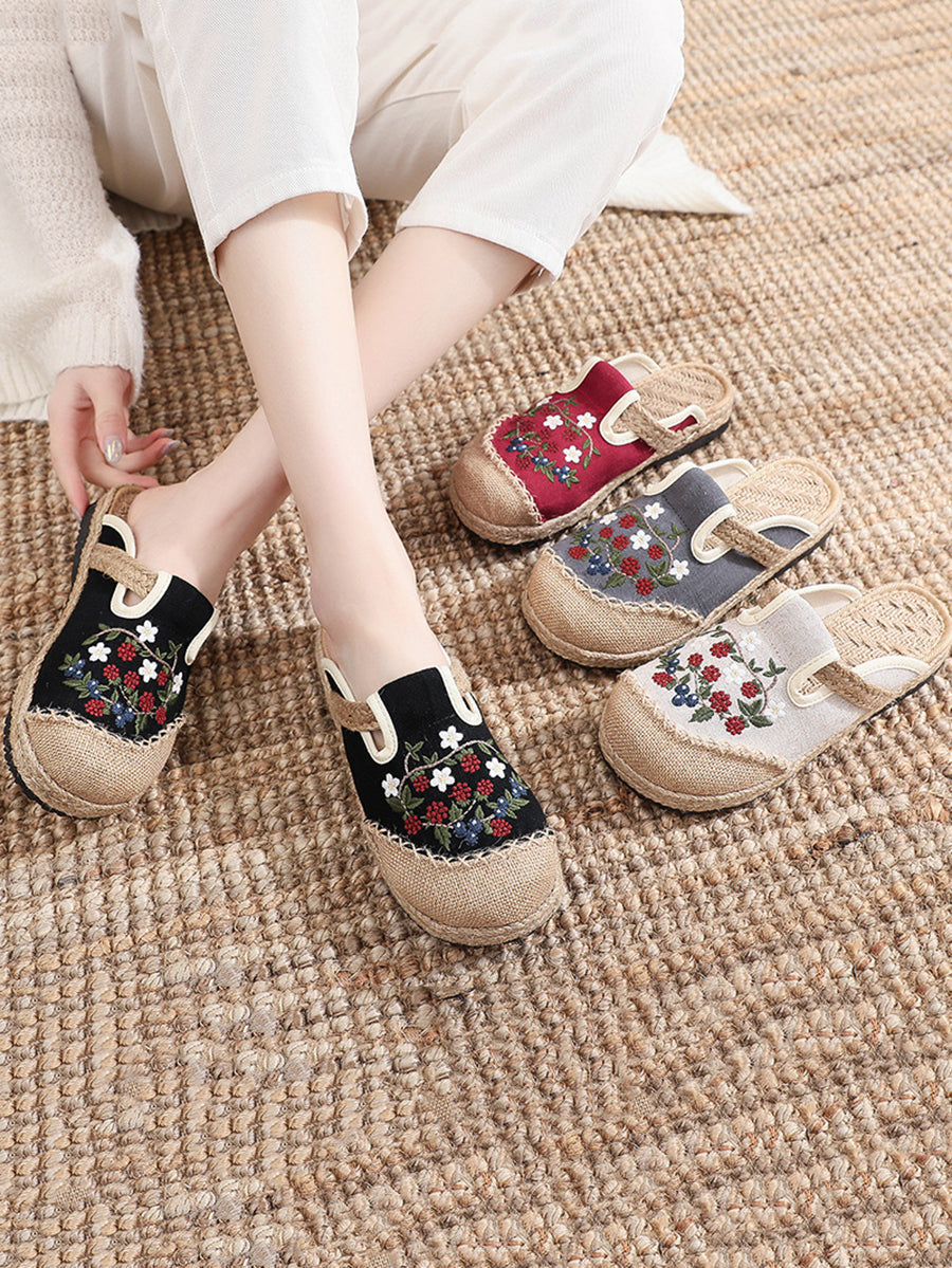 Women Vintage Ethnic Flower Embroidery Slippers