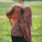 Chemise à cordon de serrage à col en V épissé de fleurs artistiques pour femmes
