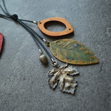 Vintage Art Maple Leaf Wood Chip Tassel Necklace
