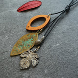 Vintage Art Maple Leaf Wood Chip Tassel Necklace