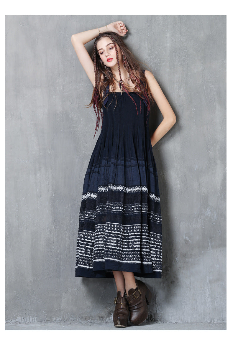 New Vintage Embroidered Pleated Dress