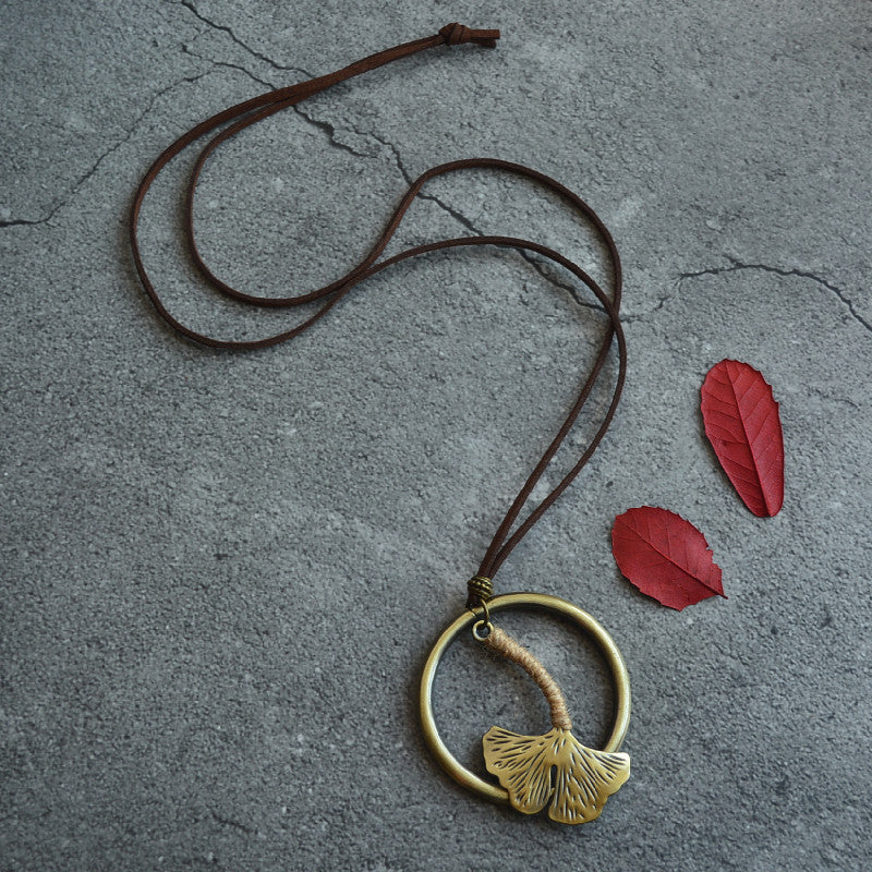 Collier de feuille de Ginkgo en corde de chanvre à cercle simple littéraire