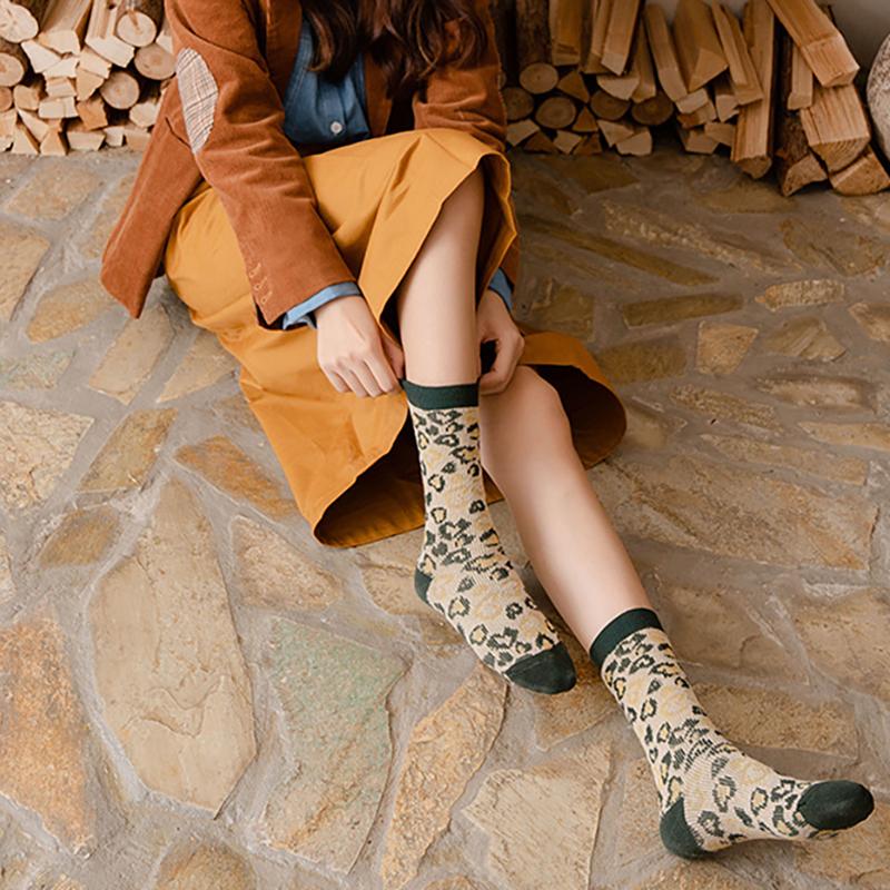 Women Floral Knitted Plaid Casual Autumn Socks