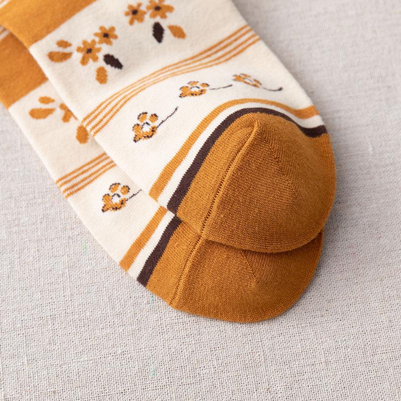 Women Floral Stripes Casual Autumn Knitted Socks